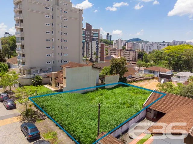 INVISTA NESTA AMPLA OPORTUNIDADE NO BAIRRO GLÓRIA!