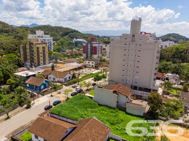 INVISTA NESTA AMPLA OPORTUNIDADE NO BAIRRO GLÓRIA!