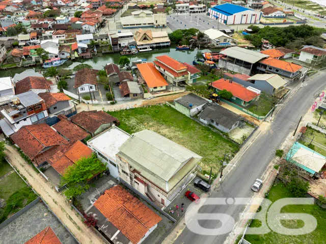 Terreno à Venda no Centro de Balneário Barra do Su
