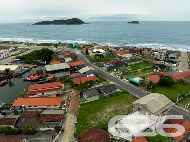 Terreno à Venda no Centro de Balneário Barra do Su