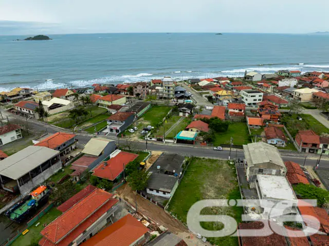 Terreno à Venda no Centro de Balneário Barra do Su
