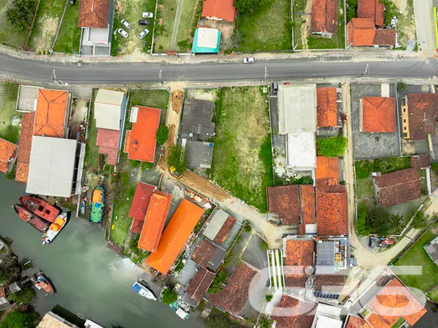 Terreno à Venda no Centro de Balneário Barra do Su