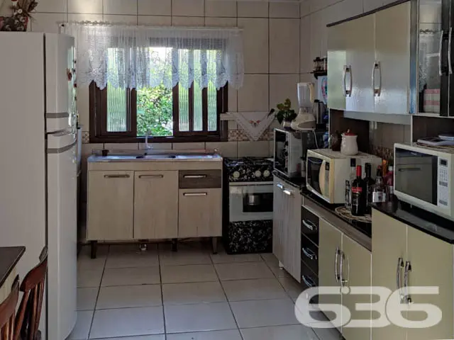 RESIDÊNCIA COM 2 QUARTOS NO CENTRO DE BALNEÁRIO BA