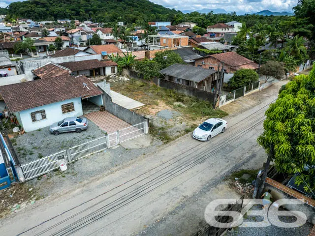 VENDE-SE TERRENO, NO BAIRRO PARANAGUAMIRIM, EM JOI