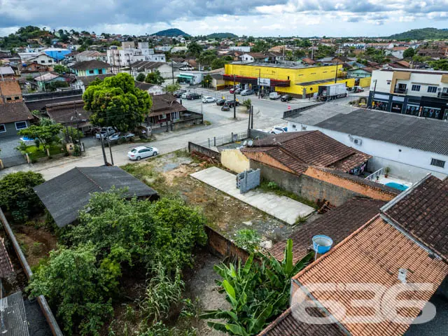 VENDE-SE TERRENO, NO BAIRRO PARANAGUAMIRIM, EM JOI
