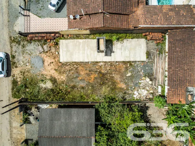 VENDE-SE TERRENO, NO BAIRRO PARANAGUAMIRIM, EM JOI