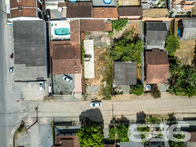 VENDE-SE TERRENO, NO BAIRRO PARANAGUAMIRIM, EM JOI