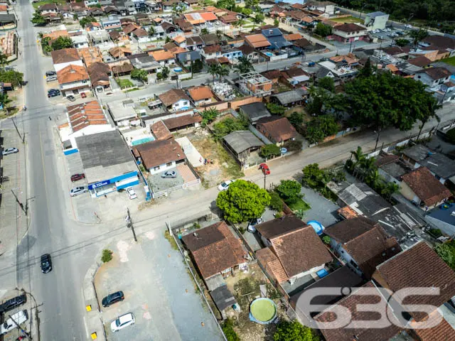 VENDE-SE TERRENO, NO BAIRRO PARANAGUAMIRIM, EM JOI