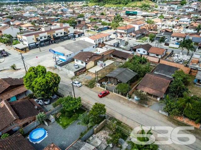 VENDE-SE TERRENO, NO BAIRRO PARANAGUAMIRIM, EM JOI