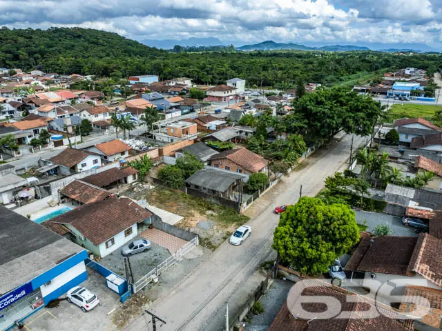 VENDE-SE TERRENO, NO BAIRRO PARANAGUAMIRIM, EM JOI
