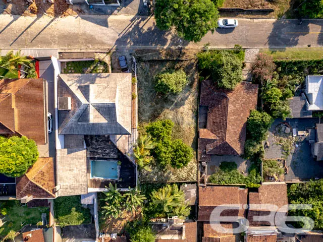 VENDE-SE TERRENO, NO BAIRRO FLORESTA, EM JOINVILLE