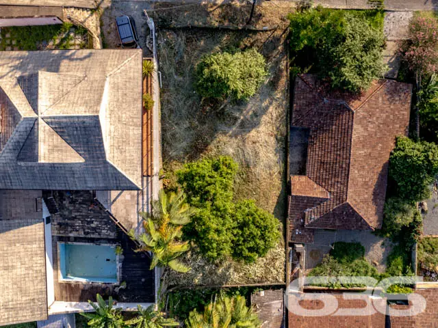 VENDE-SE TERRENO, NO BAIRRO FLORESTA, EM JOINVILLE