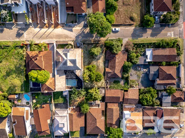 VENDE-SE TERRENO, NO BAIRRO FLORESTA, EM JOINVILLE