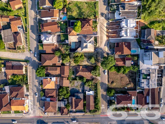 VENDE-SE TERRENO, NO BAIRRO FLORESTA, EM JOINVILLE