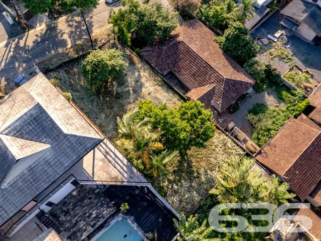 VENDE-SE TERRENO, NO BAIRRO FLORESTA, EM JOINVILLE