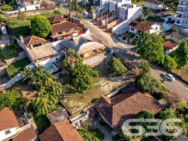 VENDE-SE TERRENO, NO BAIRRO FLORESTA, EM JOINVILLE