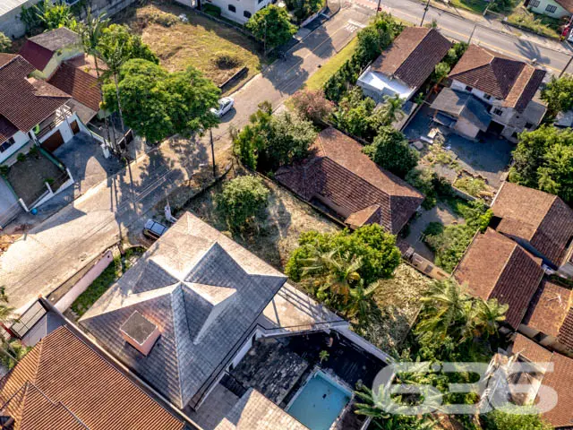 VENDE-SE TERRENO, NO BAIRRO FLORESTA, EM JOINVILLE