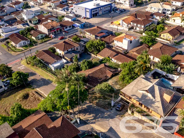 VENDE-SE TERRENO, NO BAIRRO FLORESTA, EM JOINVILLE