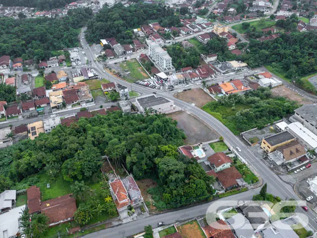 VENDE-SE TERRENO, NO BAIRRO FLORESTA, EM JOINVILLE