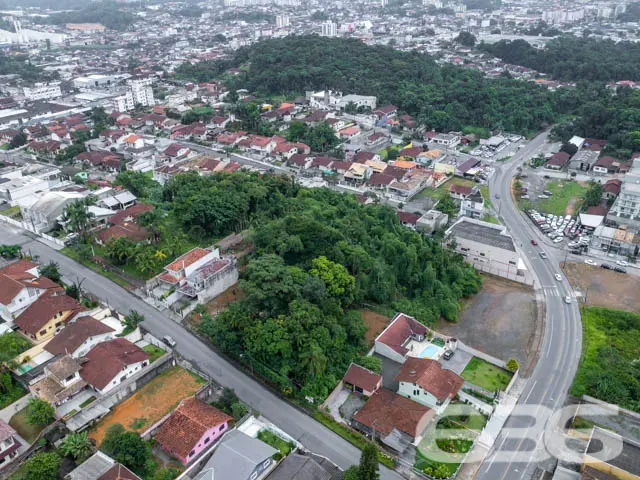 VENDE-SE TERRENO, NO BAIRRO FLORESTA, EM JOINVILLE
