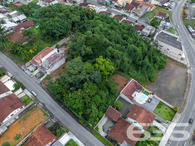 VENDE-SE TERRENO, NO BAIRRO FLORESTA, EM JOINVILLE