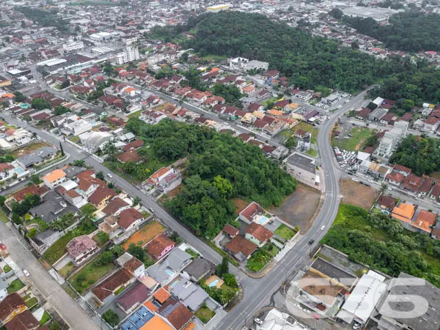 VENDE-SE TERRENO, NO BAIRRO FLORESTA, EM JOINVILLE