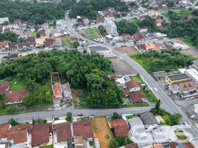 VENDE-SE TERRENO, NO BAIRRO FLORESTA, EM JOINVILLE
