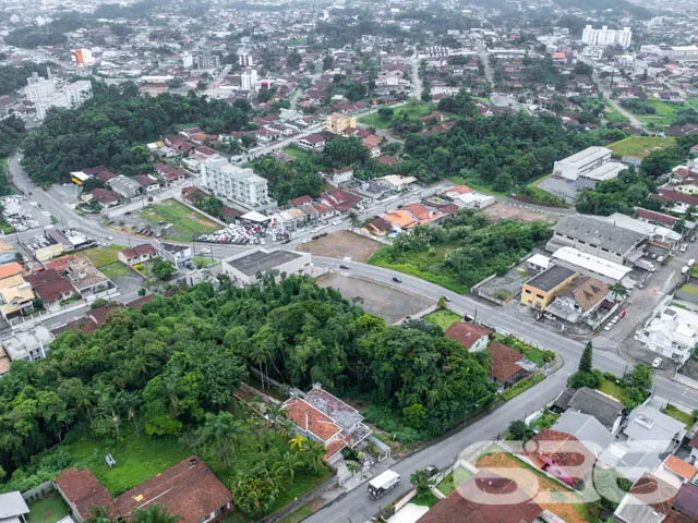 VENDE-SE TERRENO, NO BAIRRO FLORESTA, EM JOINVILLE