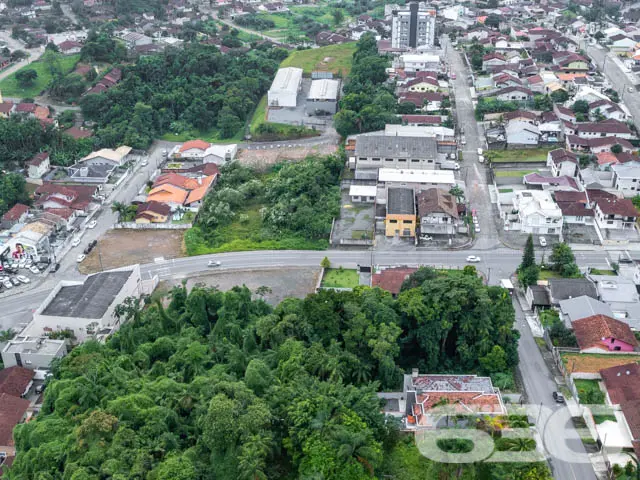 VENDE-SE TERRENO, NO BAIRRO FLORESTA, EM JOINVILLE