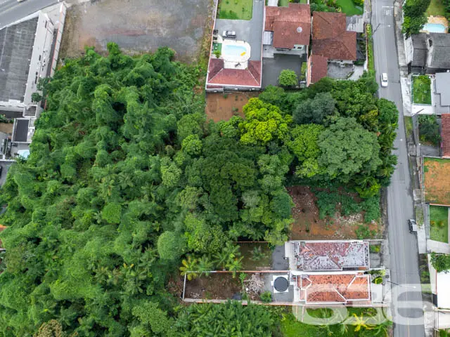 VENDE-SE TERRENO, NO BAIRRO FLORESTA, EM JOINVILLE