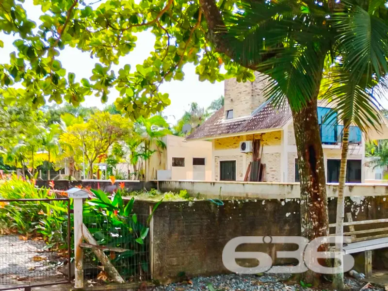 Terreno com excelente localização a 150 metros da