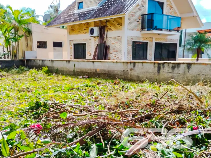 Terreno com excelente localização a 150 metros da