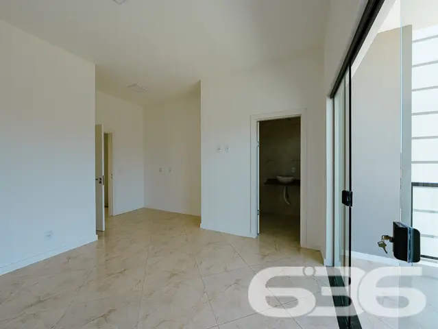 Sobrado com 1 suíte + 2 dormitórios no bairro Cost