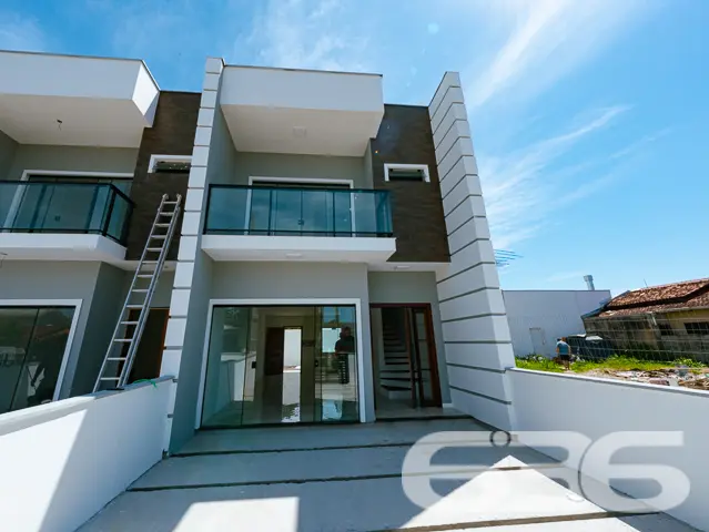 Sobrado com 1 suíte + 2 dormitórios no bairro Cost