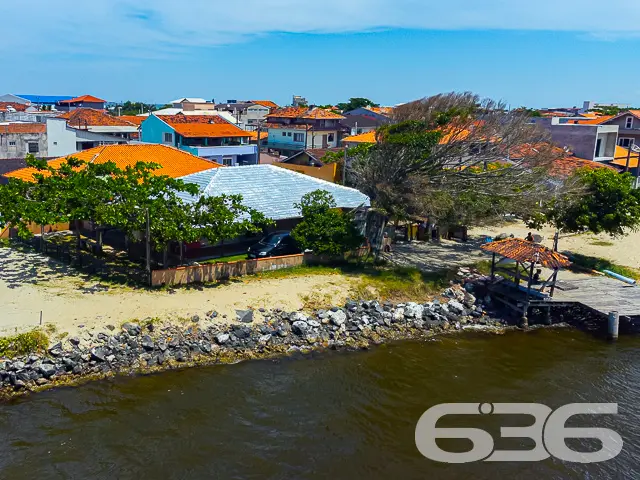 CASA COM VISTA PARA A LAGOA - BALNEÁRIO BARRA DO S