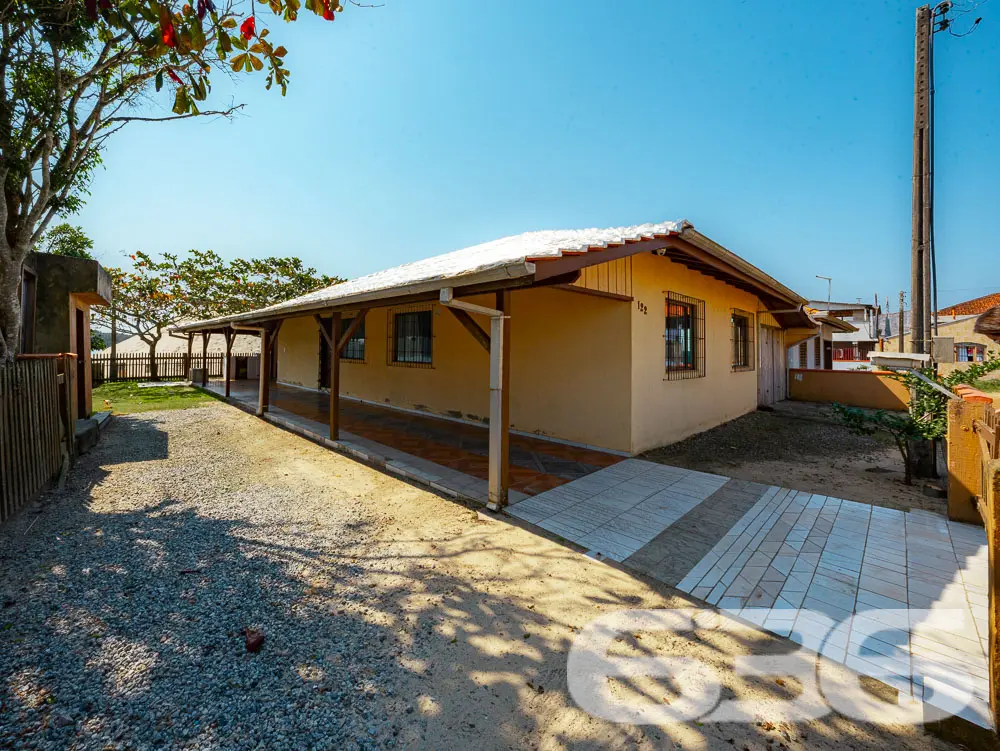 CASA COM VISTA PARA A LAGOA - BALNEÁRIO BARRA DO S