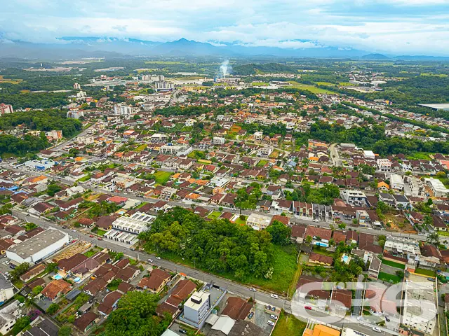 OPORTUNIDADE DE TERRENO NO BAIRRO BOM RETIRO
Este
