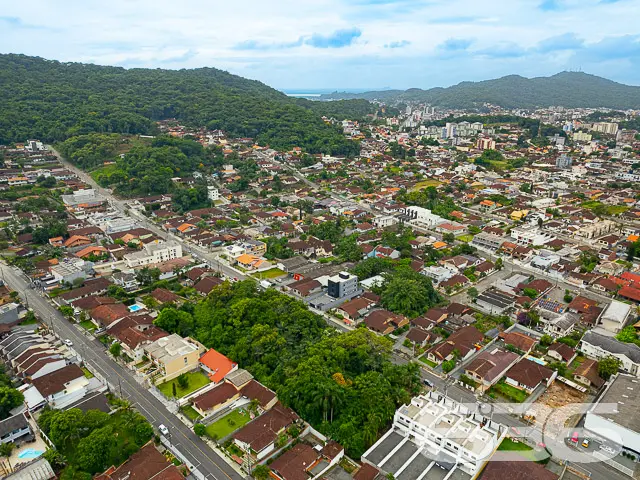 OPORTUNIDADE DE TERRENO NO BAIRRO BOM RETIRO
Este