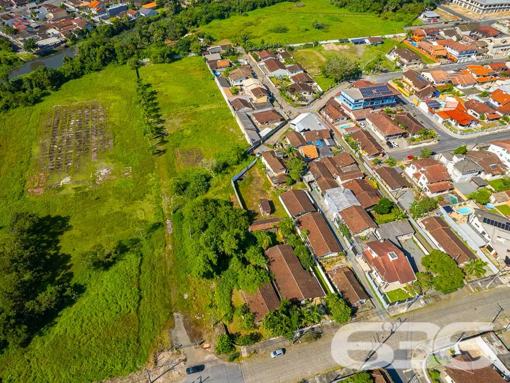 AMPLO TERRENO NO BAIRRO BUCAREIN - ESTUDA PERMUTA