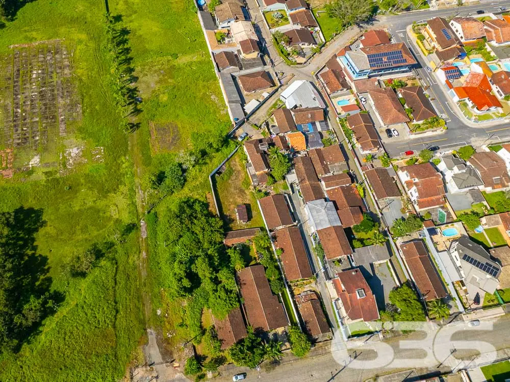AMPLO TERRENO NO BAIRRO BUCAREIN - ESTUDA PERMUTA