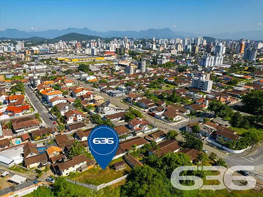 AMPLO TERRENO NO BAIRRO BUCAREIN - ESTUDA PERMUTA