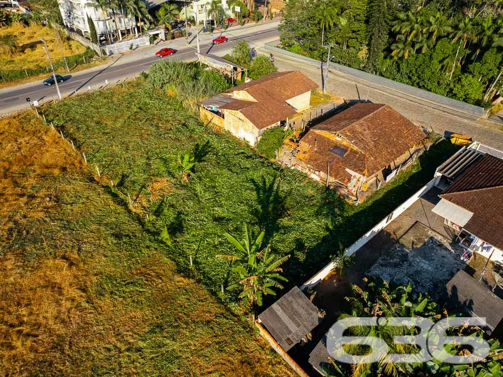 AMPLO TERRENO À VENDA NO BAIRRO NOVA BRASÍLIA

Ate