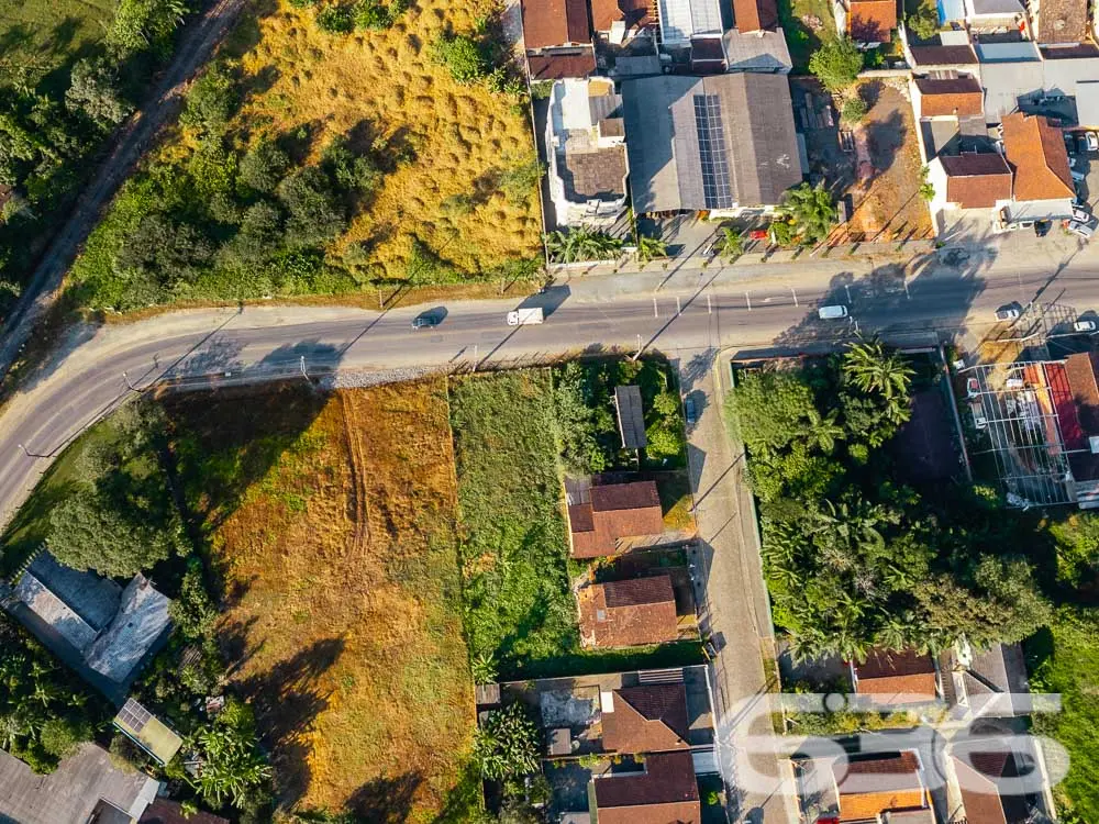 AMPLO TERRENO À VENDA NO BAIRRO NOVA BRASÍLIA

Ate
