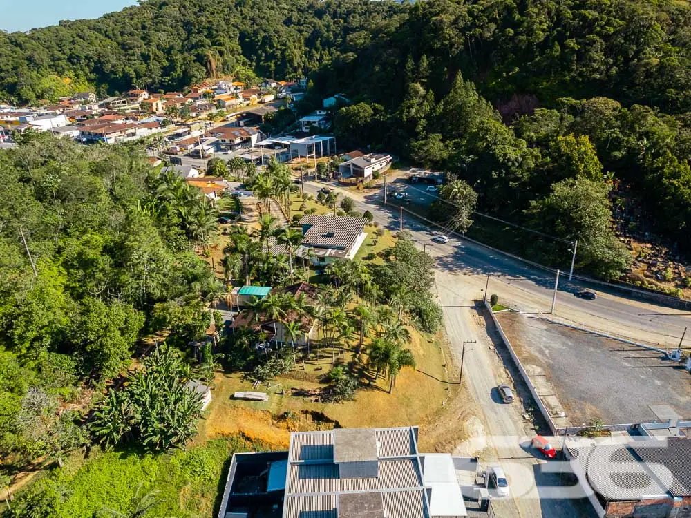 OPORTUNIDADE DE TERRENO À VENDA NO CENTRO DE PIRAB