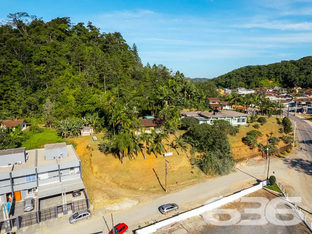 OPORTUNIDADE DE TERRENO À VENDA NO CENTRO DE PIRAB