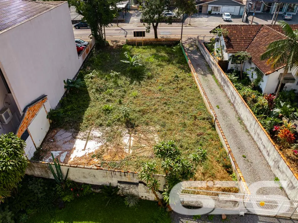 TERRENO À VENDA EM EXCELENTE LOCALIZAÇÃO NO BAIRRO