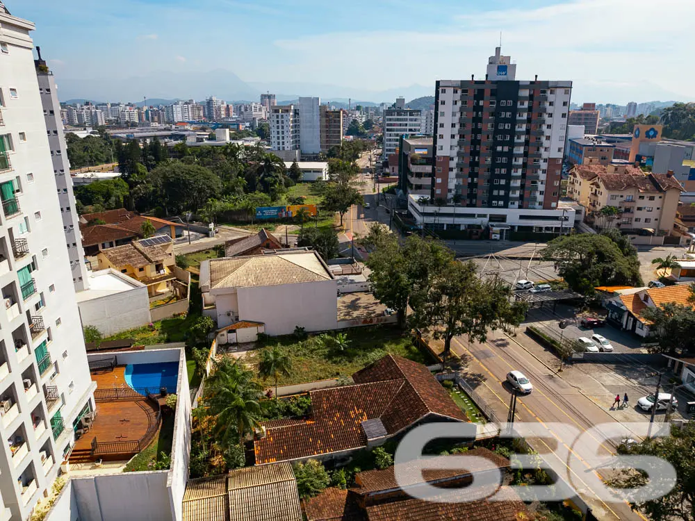 TERRENO À VENDA EM EXCELENTE LOCALIZAÇÃO NO BAIRRO