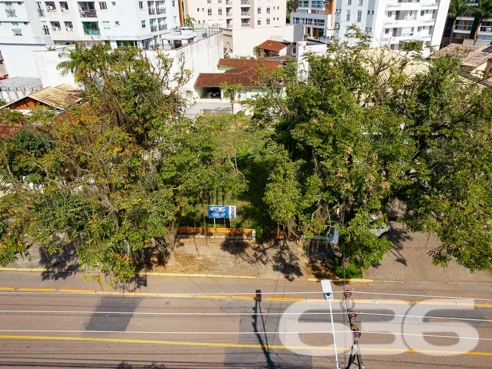 TERRENO À VENDA EM EXCELENTE LOCALIZAÇÃO NO BAIRRO