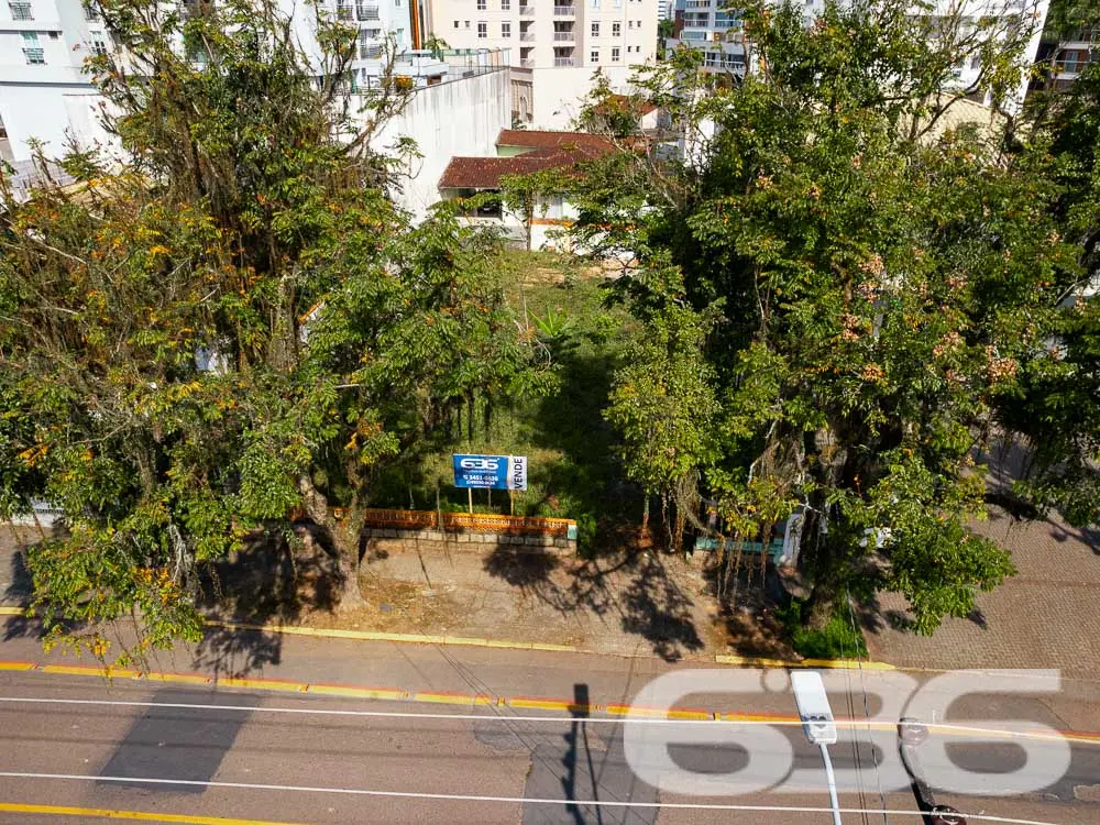 TERRENO À VENDA EM EXCELENTE LOCALIZAÇÃO NO BAIRRO