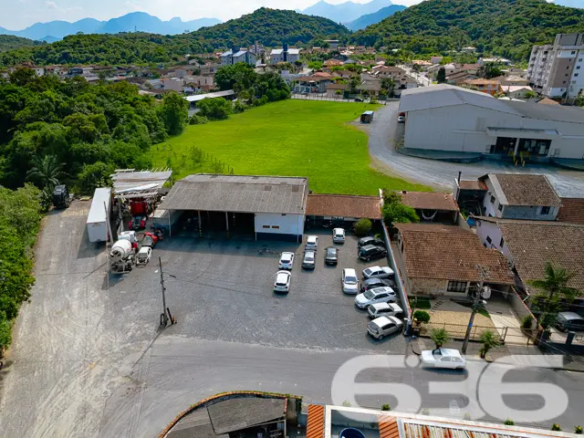 Oportunidade única em Joinville, SC! Terreno plano